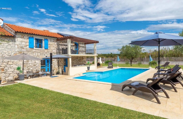 Awesome home in Mihelici with WiFi