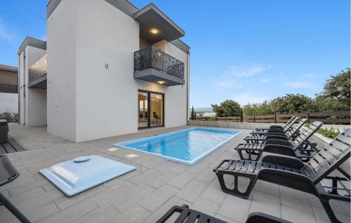 Awesome Home In Murter