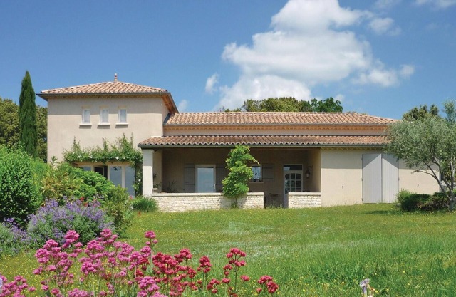 Awesome home in Orgnac l'Aven with WiFi