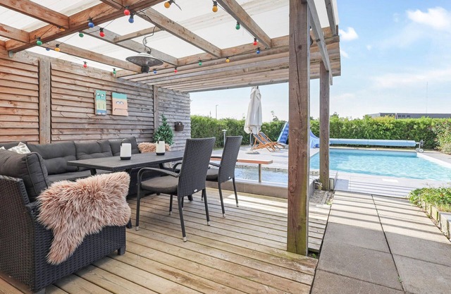 Awesome home in Oksbøl