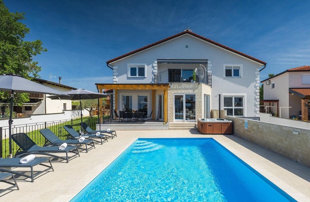 Awesome home in Porec