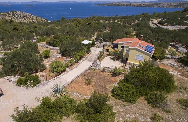 Awesome home in Sali with WiFi