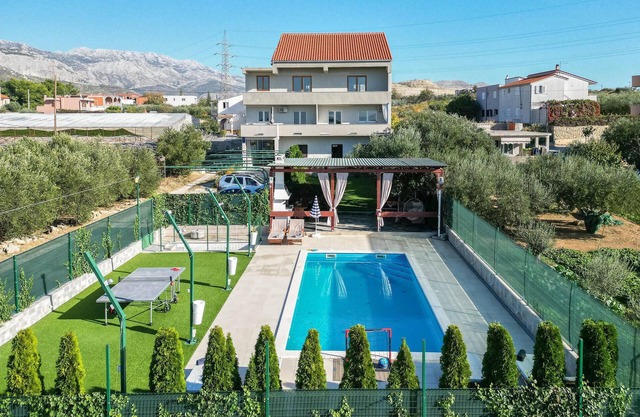 Awesome home in Split with WiFi