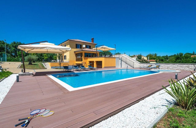 Awesome home in Sumber