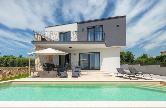 Awesome home in Tar-Vabriga