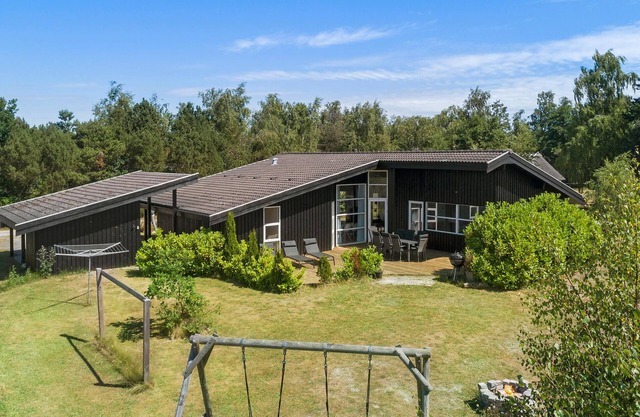 Awesome home in Væggerløse with sauna
