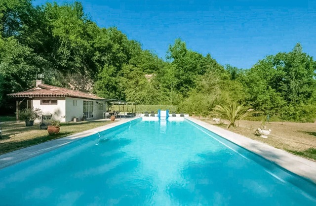Awesome home in Vianne