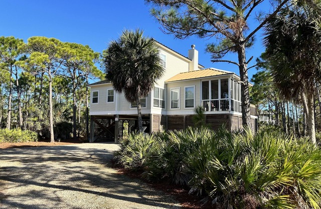 Awesome St George Island Home, Walk to Beach! PET FRIENDLY