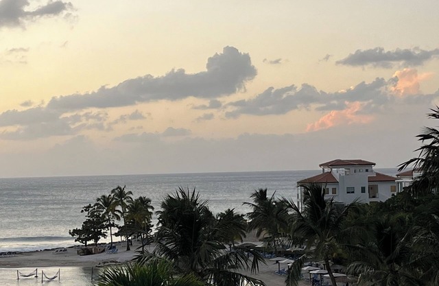 Awesome Views - Rent 7 or 14 days from 7/2/2025 until 12/15/2024.