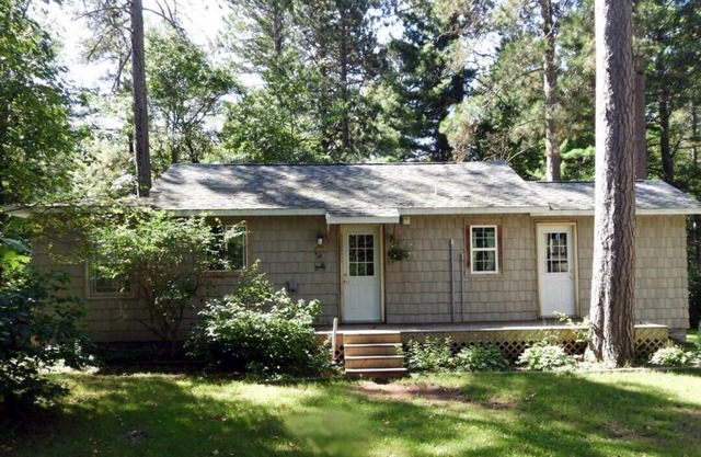 Awesome wilderness and Four wheeler trail 2 bedroom hang out.