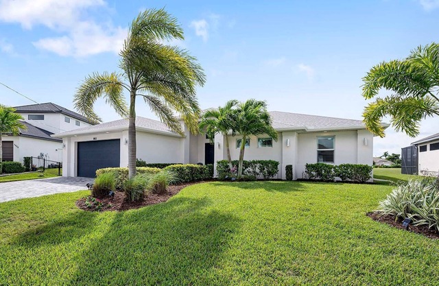 Azul Tortuga - 4 Bedroom Waterfront Home for Families