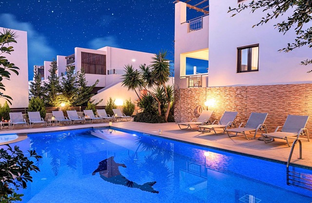 Azure Horizon Villa Heated Pool, Beach at 550 m