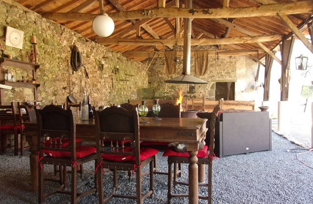 B&B in an old fortified French farm + basic camping offered