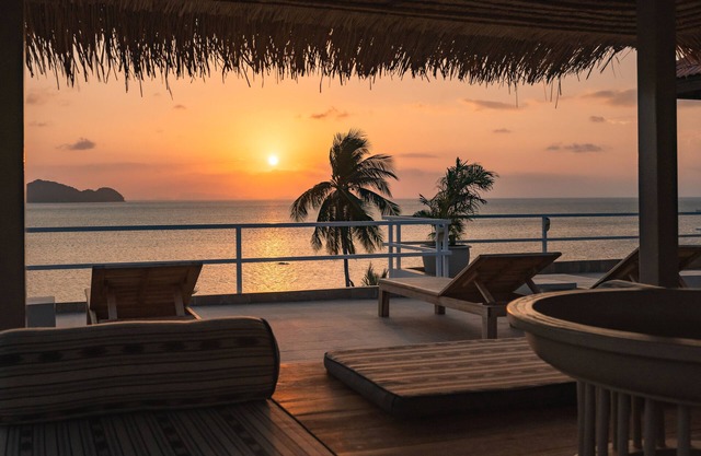 Baan Jai Dee Beach Front Hotel