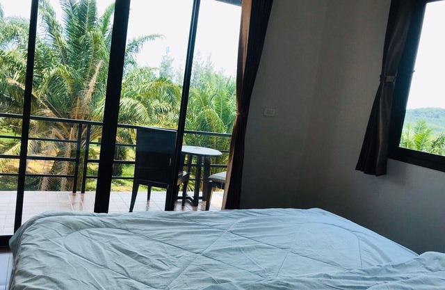 Baan Thale House close to the beautiful beach