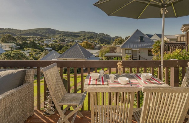 Bach On The Grove - Onemana Holiday Home