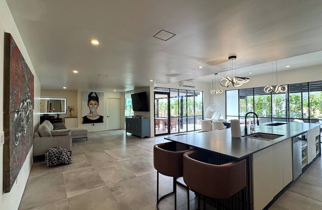 Bachelorette villa glow up room mins to Kierland, Zen Garden, Speakeasy room