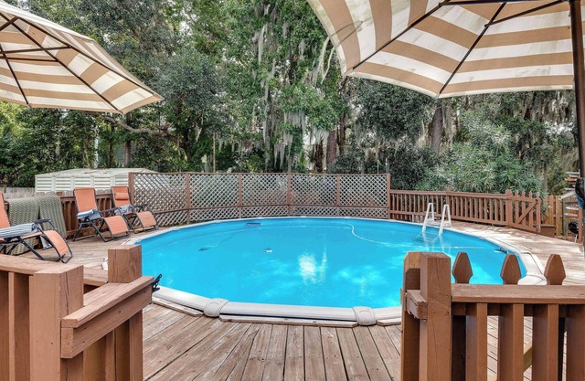 Backyard Pool! Refresh at Rivermist Condo