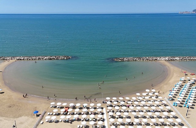 Bajamar Beach Hotel