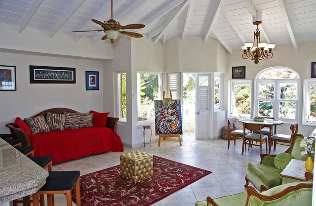 Bajan J's Getaway- Great Value! St. James Apt. West Coast
