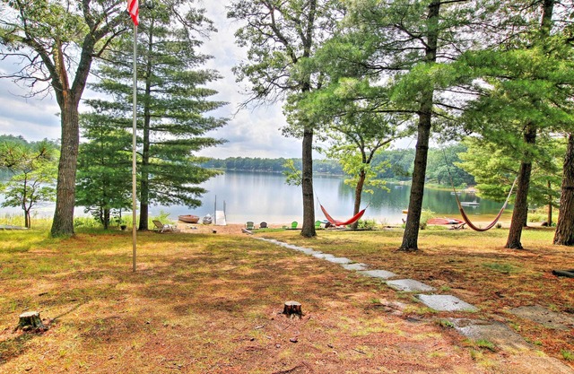 Baldwin Cabin w/Private Beach on Little Lake!
