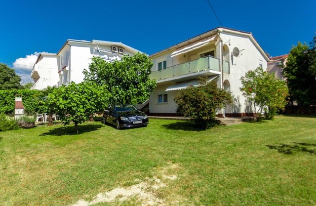 Balmy Apartment in Malinska near Sea