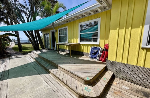 Banana River Cabin - 3 Bed/2 Bath Riverfront Home
