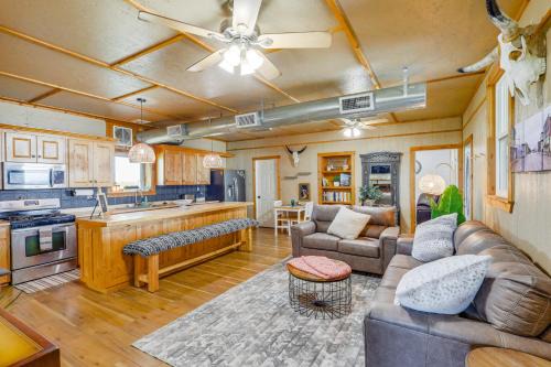 Barndominium McGregor Vacation Rental on 5 Acres