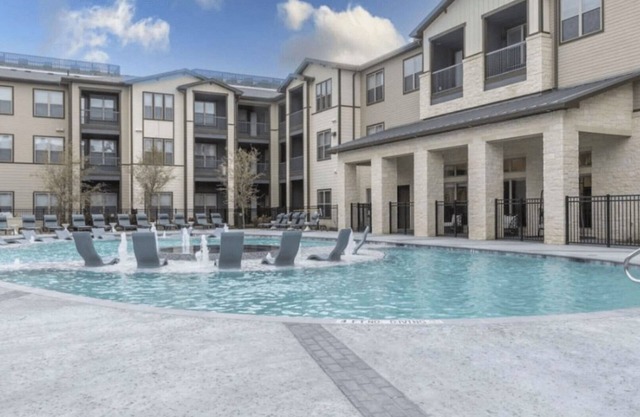 Barsala l Modern 1BD Oasis with Pool & Smart Features