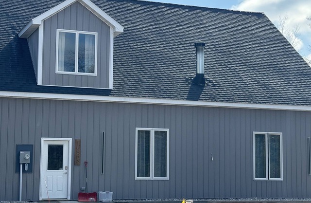 Base Camp 365, Barndominium, private getaway, 2 story, fully furnished.