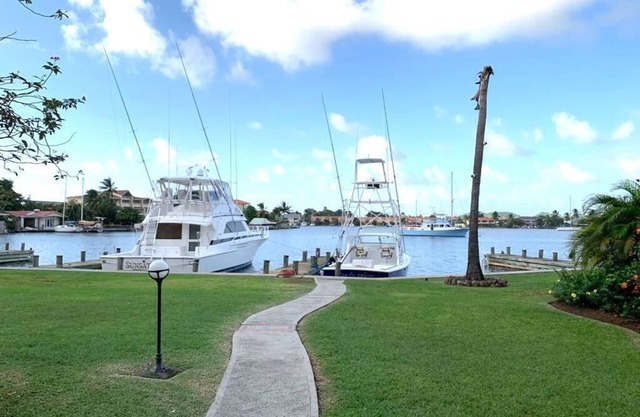 Bay View #7 is a 2-bed, 3.5-bath waterfront townhouse in a gated community.