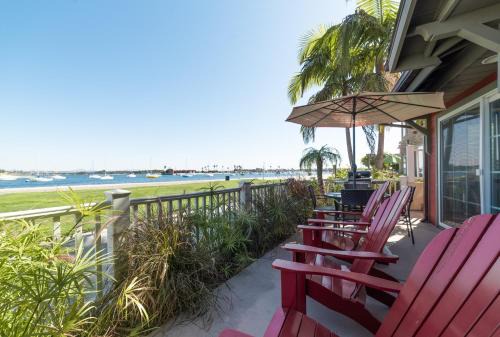 Bayfront Paradise- Bay Views & Boardwalk Patio