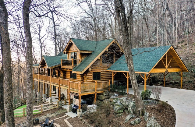 BayKnot Lodge - Dog Friendly, Rumbling Bald Resort, Mountain Privacy, 4 bedrooms