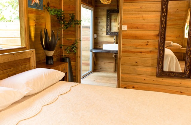 BAYLEAF: The Perfect Hideaway near secluded beach