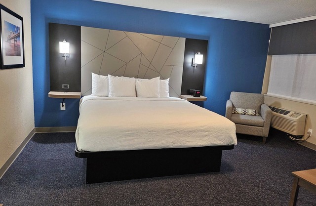 Baymont by Wyndham Davenport