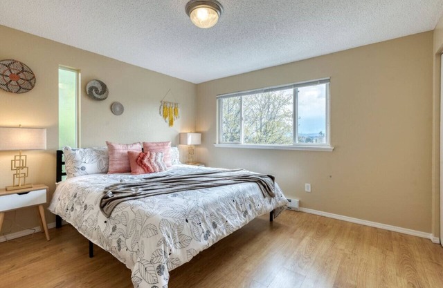 BD37 2b1b Apt Unit 2 @S Seattle close to airport