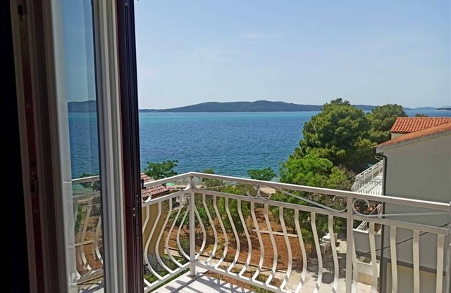 Beach apartment Gaj 4