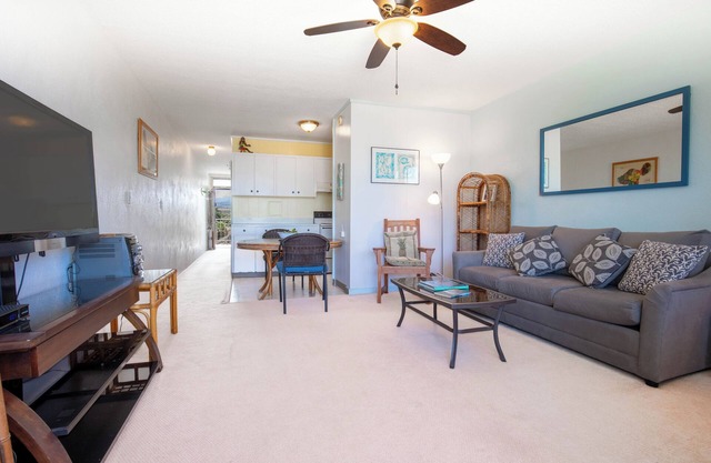 Beach Escape Near Mama’s Fish House – Perfect for Surfers & Windsurfers