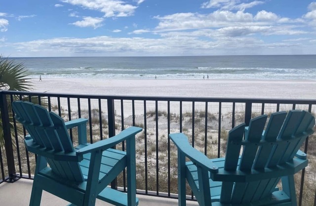 BEACH FRONT! BREATHTAKING VIEW, RELAXING FAMILY FRIENDLY PROPERTY, 3RD FLOOR