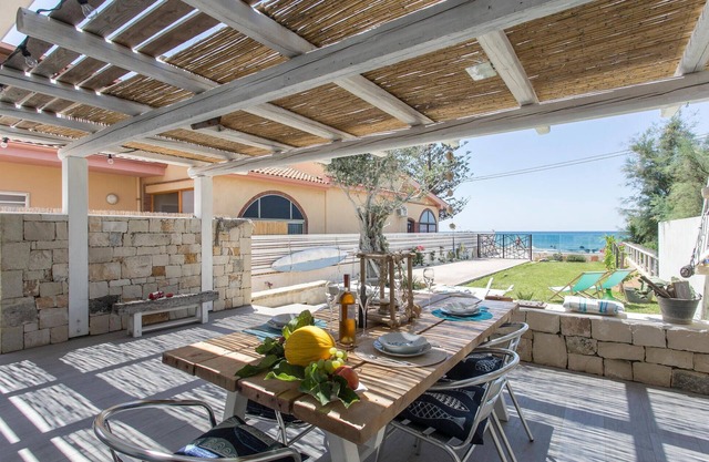 Beach front home in Ispica