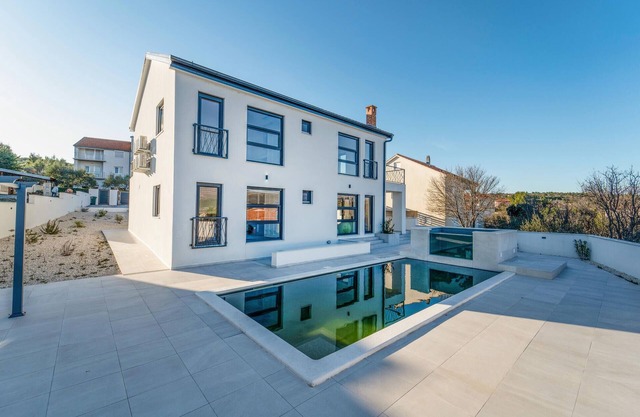 Beach front home in Pridraga