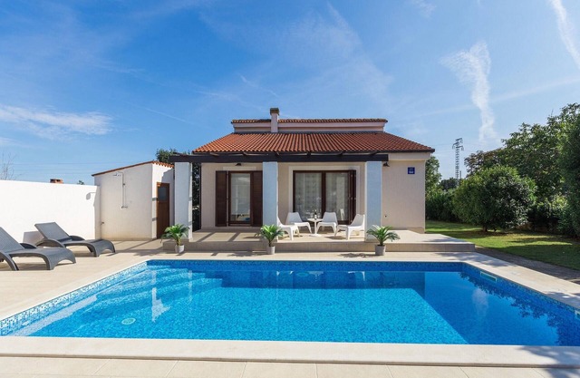 Beach front home in Pula