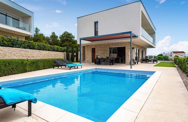 Beach front home in Tribunj