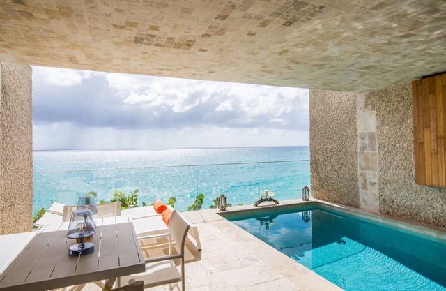 Beach Front Villa in cupecoy