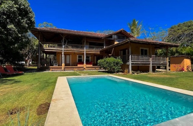Beach house with pool at few steps to the beach
