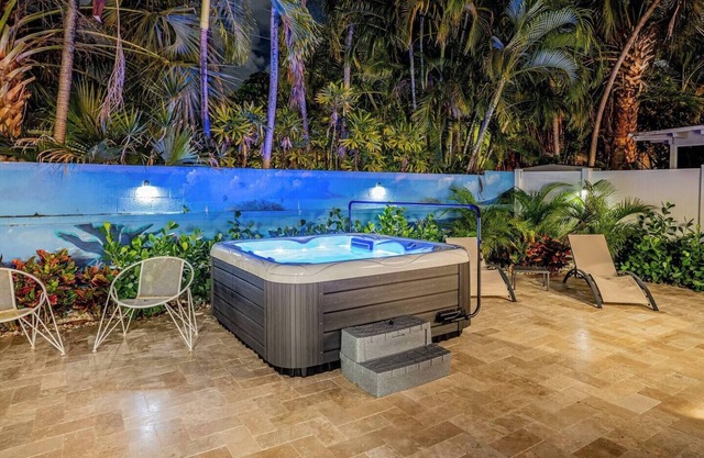 Beach House! + Hot Tub Paradise!