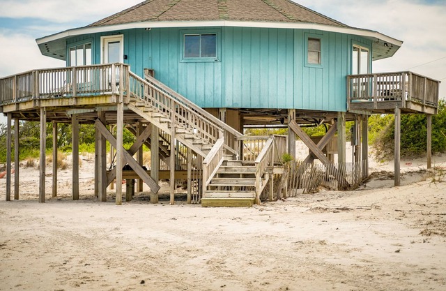 BEACH HOUSE -- Tranquilly - Privacy in a Round House!
