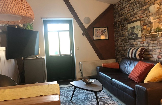 Beach near apartment in the old town center 400m to the pier