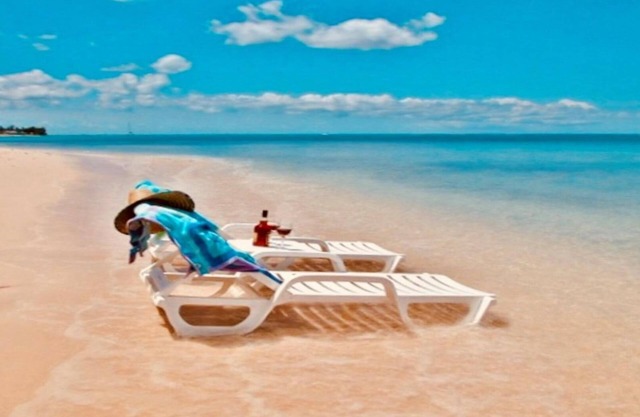 Beach Pavillion At James Bay (Sleeps 2, 1 Bedroom)