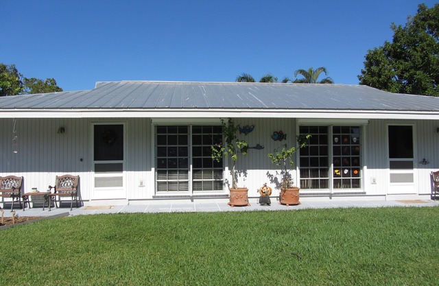 Beach Place. An island treasure. Come On Down